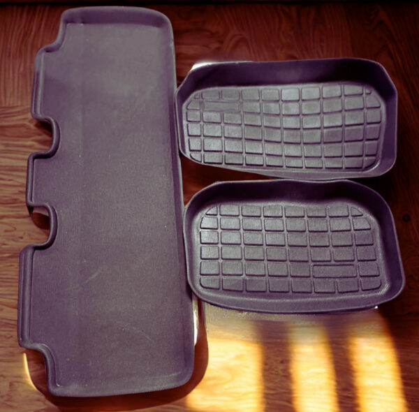 Weather Mats 8 pieces: 2021 Tesla Model Y - Lightly Used - Image 2